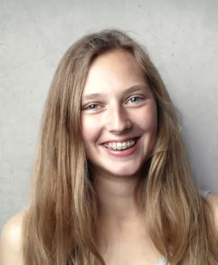 girl smiling with braces